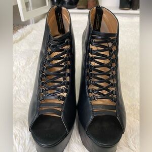 Luichiny Liberty Lady Heels plus bonus Size 9 EUC